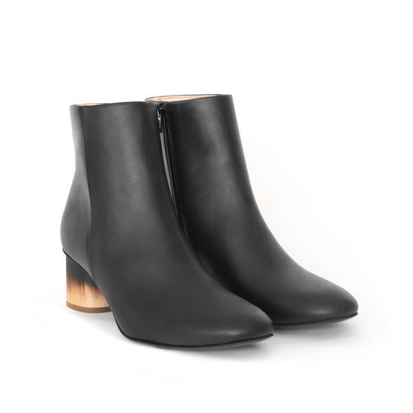 Ankle Boot in black eco vegan leather, inside zipper, mid-heel in shou sugi ban burned wood.