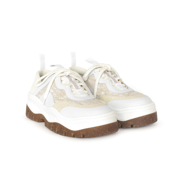 Unisex Rice Rave Sneaker in white, combination of pinatex, fennel, eco vegan leather and neoprene. Rice husk recycled rubber chunky sole.