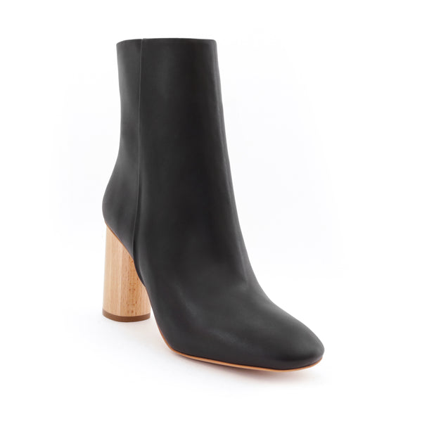 High ankle boot in black eco vegan leather, high heel in natural wood, side zipper.