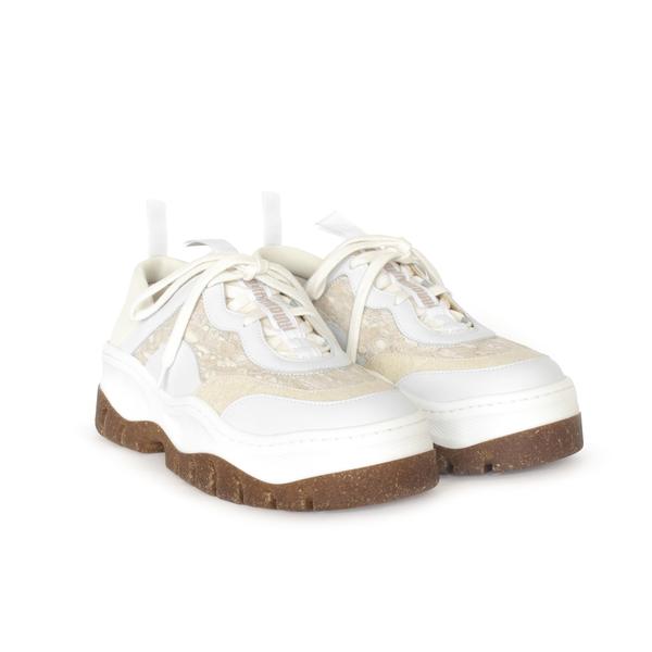 Unisex Rice Rave Sneaker in white, combination of pinatex, fennel, eco vegan leather and neoprene. Rice husk recycled rubber chunky sole.